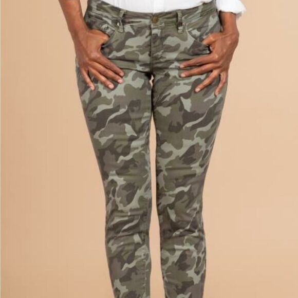 Camo Mid‎ Rise Jeans - Picture 10 of 14